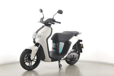 YAMAHA NEO'S DUAL BATTERY