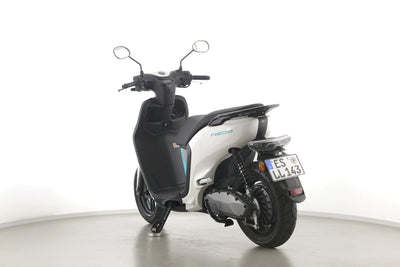 YAMAHA NEO'S DUAL BATTERY