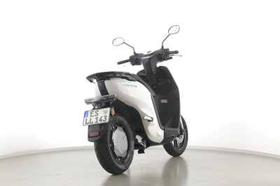 YAMAHA NEO'S DUAL BATTERY