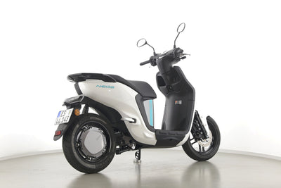 YAMAHA NEO'S DUAL BATTERY